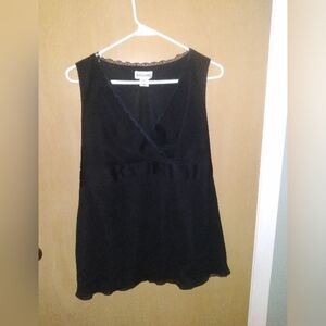 Motherhood Maternity Black Top Size Medium